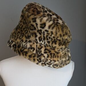 Leopard Print Faux Fur Bucket Hat